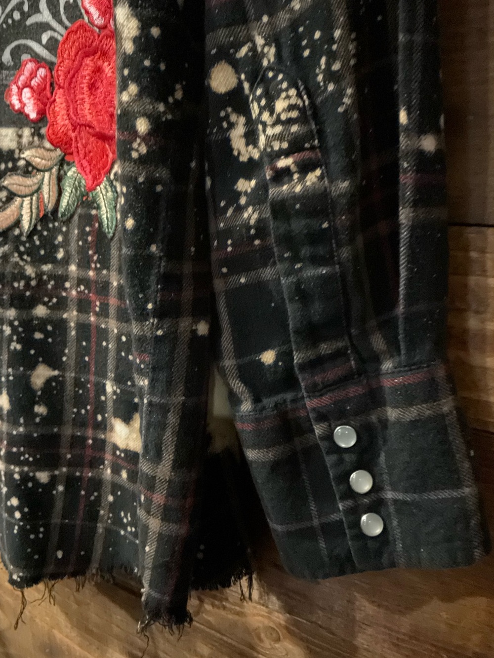 Custom Made GUNS N' ROSES Back Patch Distressed Large Plaid Flannel W/Back Roses - Picture 3 of 6
